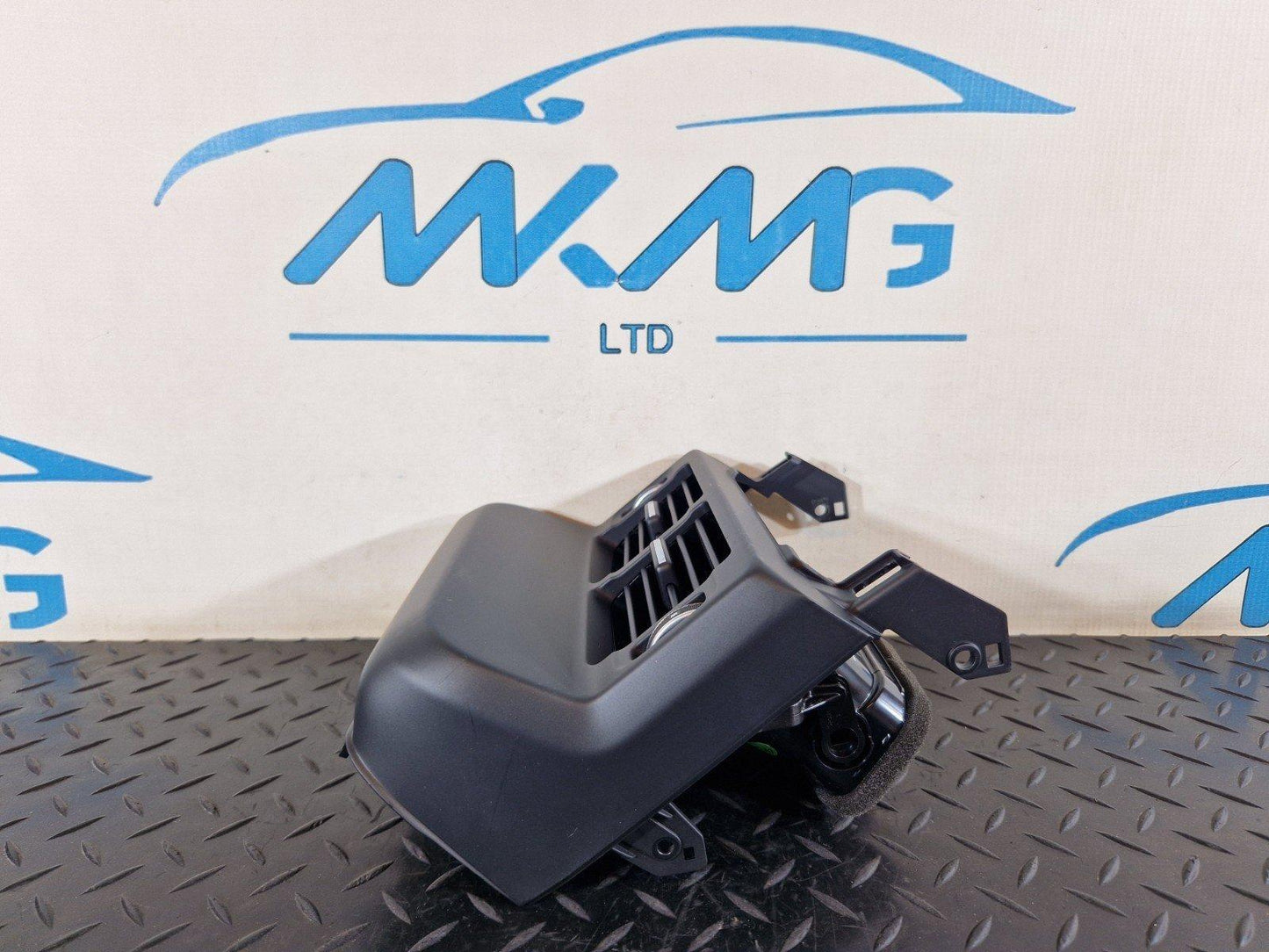 19-ON RANGE ROVER EVOQUE L551 OEM REAR CENTRE CONSOLE VENTS TRIM K8D2-67448-A