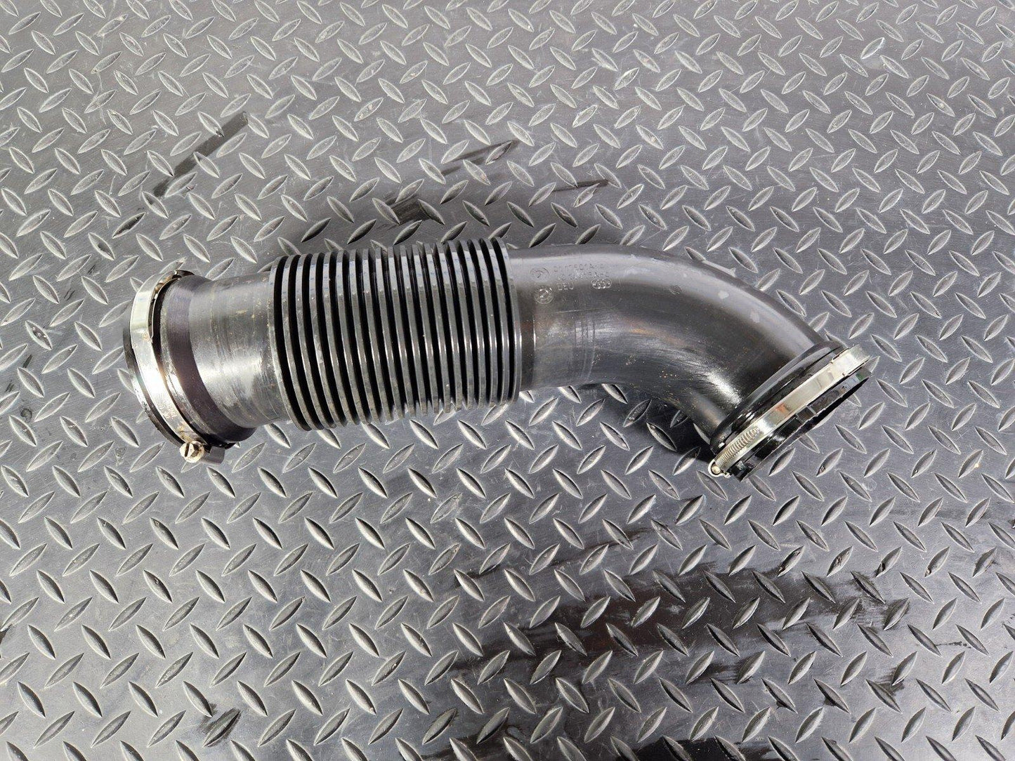 18-ON MERCEDES BENZ SPRINTER W907 W910 OEM AIR INTAKE PIPE A9105281700