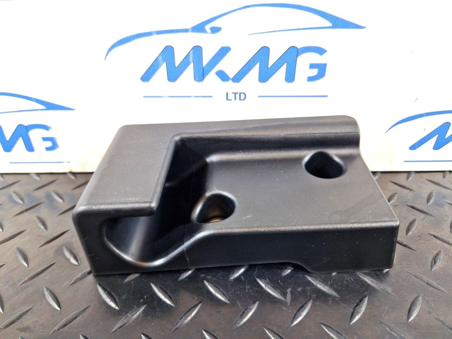 18-ON MERCEDES A CLASS W177 OEM TRUNK FLOOR BOOT RIGHT O/S BRACKET A1776808605