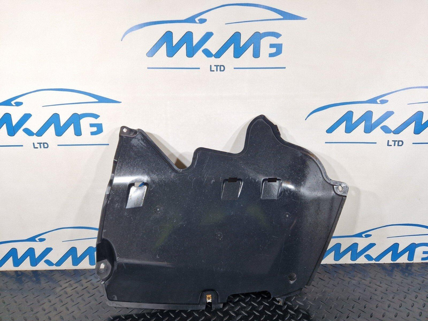 16-19 AUDI A4 B9 GENUINE REAR LEFT SIDE UNDERTRAY COVER 8W0825217A