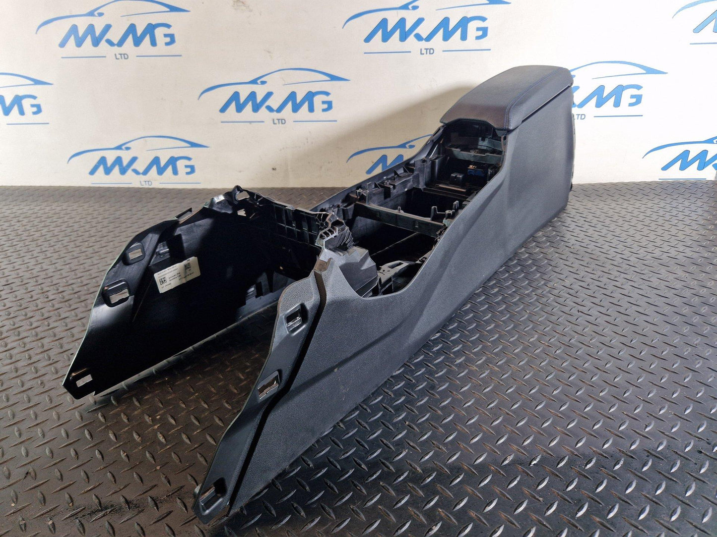 BMW 118i F40 Center Console Assembly & Armrest