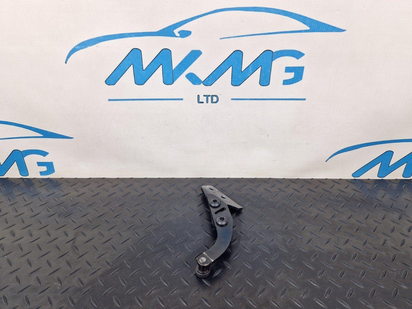 14-23 MERCEDES VITO W447  SLIDING DOOR TOP UPPER ROLLER RIGHT SIDE A4477600147