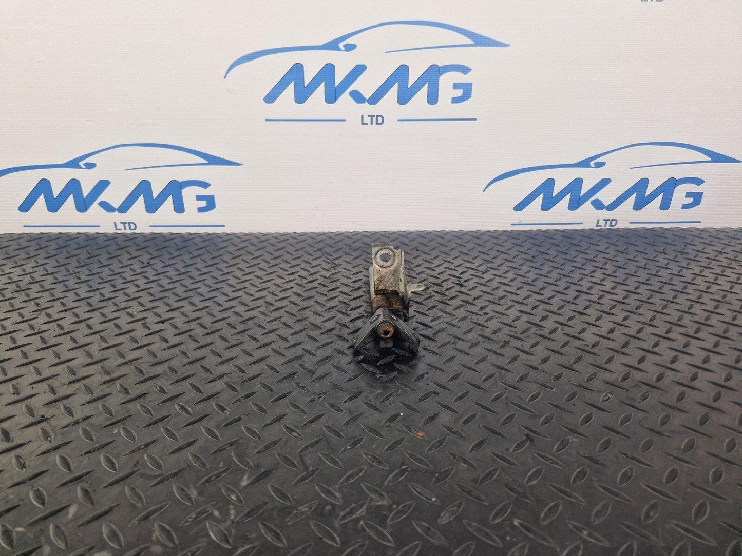 14-21 MERCEDES-BENZ C250D W205 OEM EXHAUST PIPE MOUNT HOOK BRACKET A2054902440