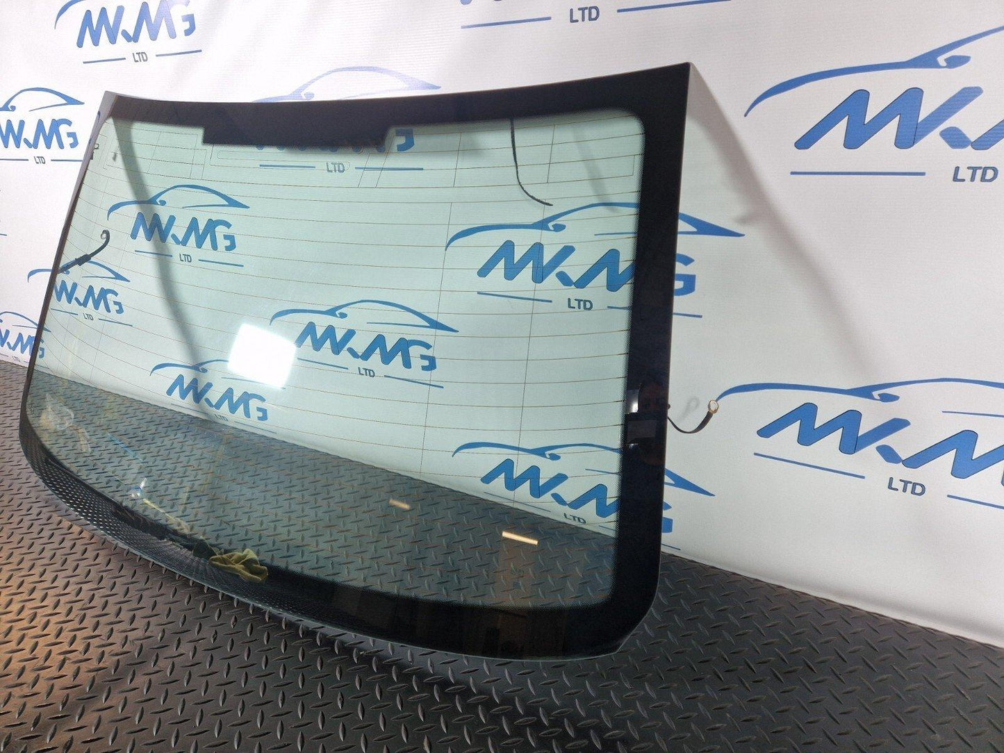 16-19 AUDI A4 B9 REAR WINDSHIELD WINDSCREEN WINDOW GLASS 8W5845501