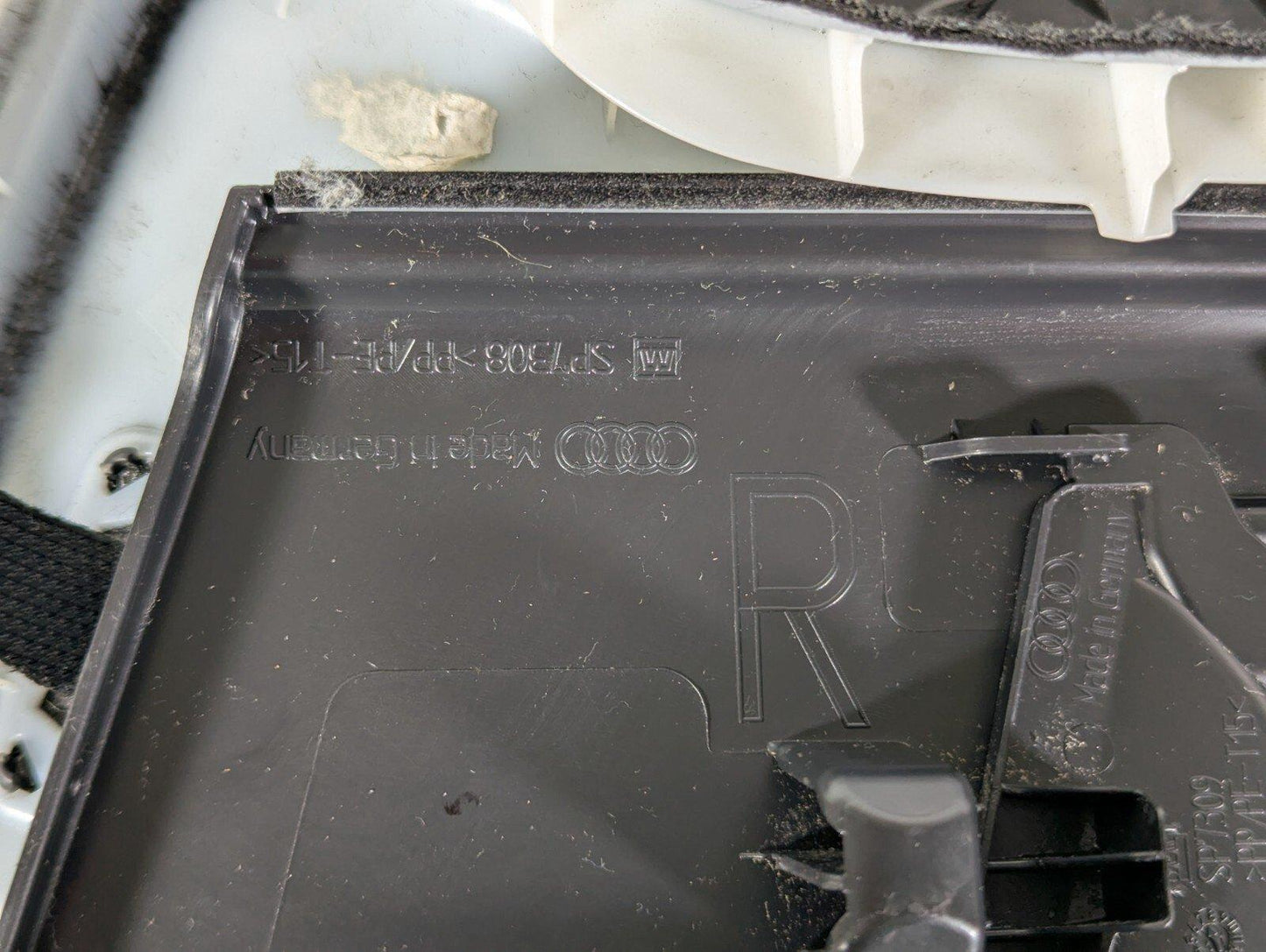 16-19 AUDI A4 B9 GENUINE RIGHT O/S DRIVER SIDE B-PILLAR TRIM COVER 8W0867244E