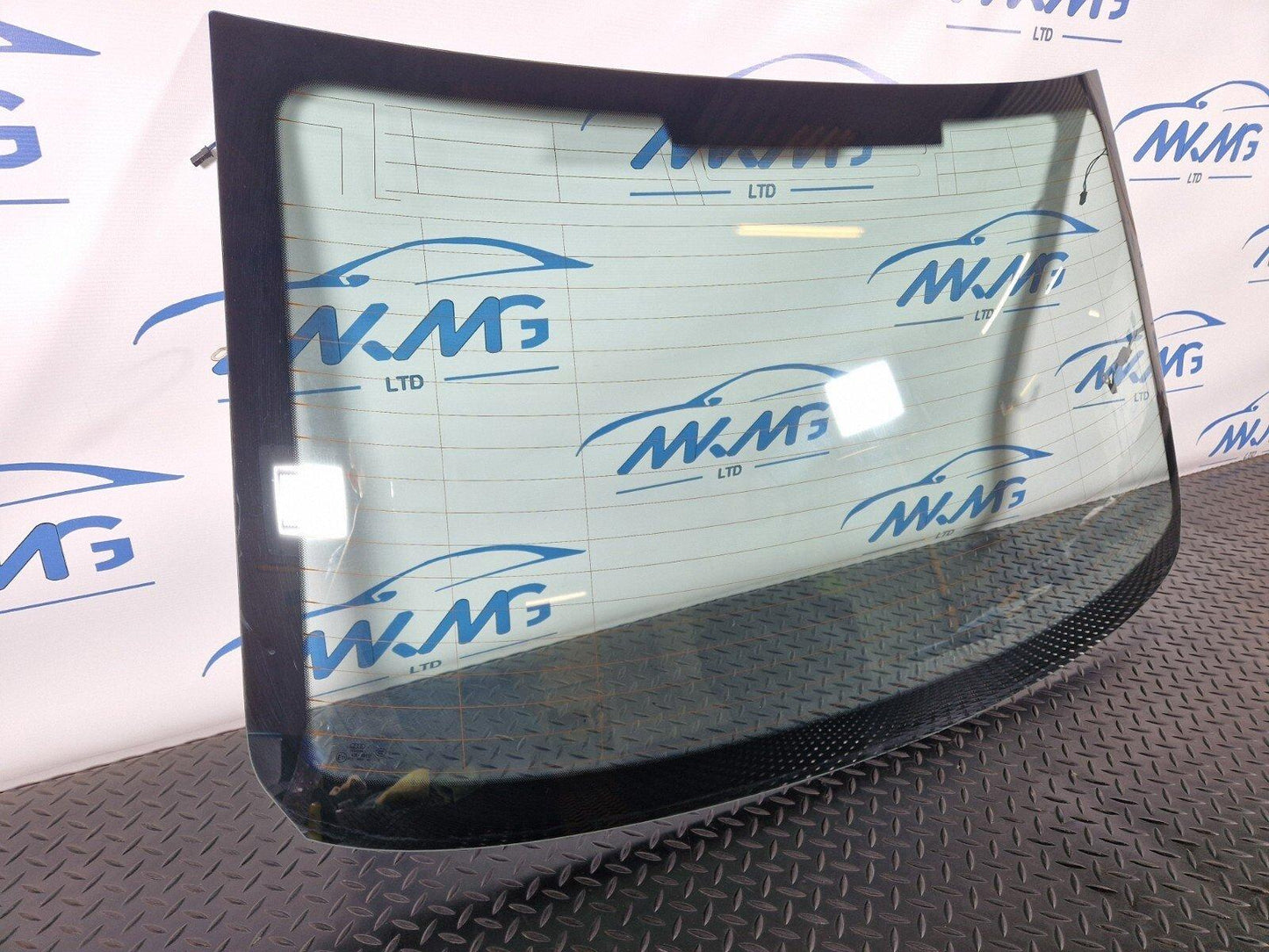 16-19 AUDI A4 B9 REAR WINDSHIELD WINDSCREEN WINDOW GLASS 8W5845501
