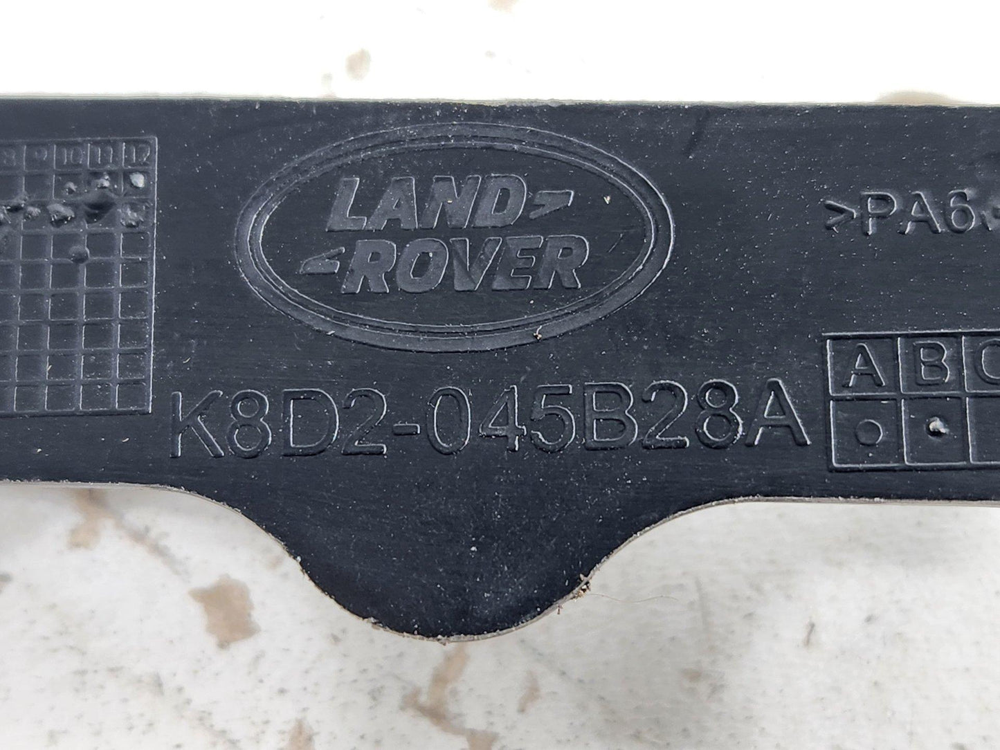 Range Rover Evoque Genuine Centre Console Frame Surround Trim K8D2-045B28-A