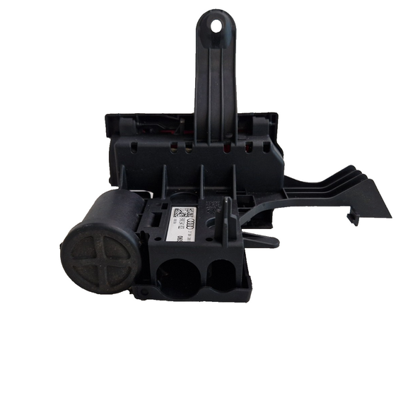 16-19 AUDI A4 B9 SPORT GENUINE OEM BATTERY POWER DISTRIBUTION TERMINAL 8W0941823