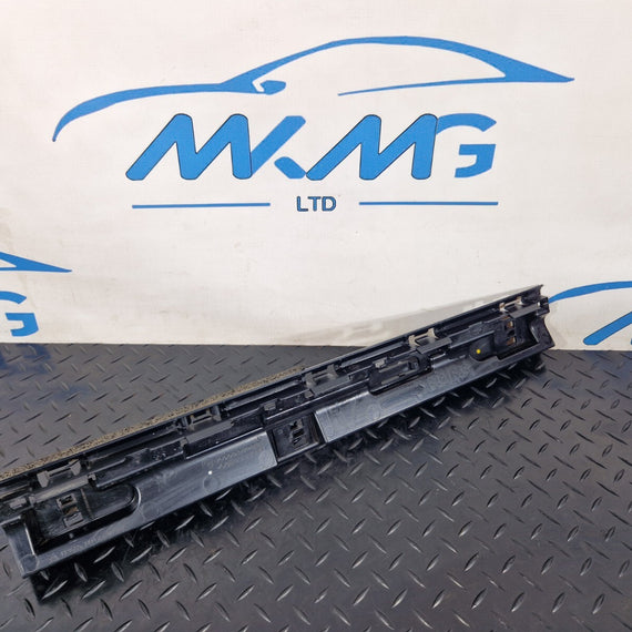 16-22 BMW X1 F48 SIDE SKIRT MOUNTING BRACKET CENTRE MIDDLE RIGHT SIDE 7332332