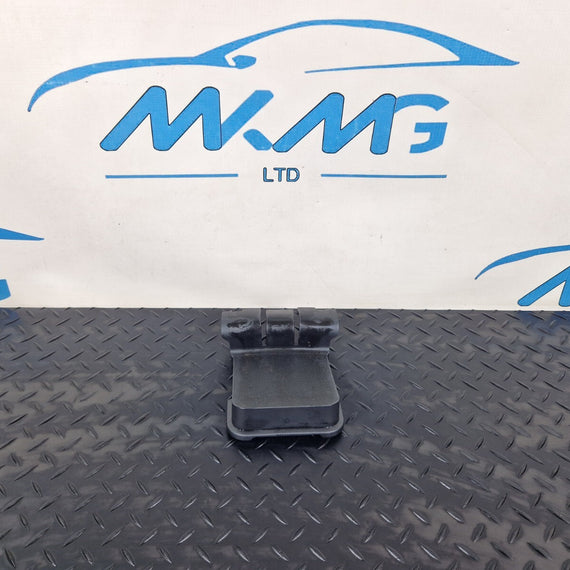 12-17 AUDI S5 CONVERTIBLE GENUINE REAR SEAT SEATBELT LOCK TRIM COVER 8F0857717