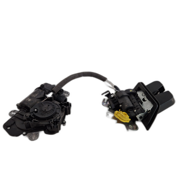 AUDI A4 B9 2.0 TDI QUATTRO TAILGATE LOCK 4M0827506B