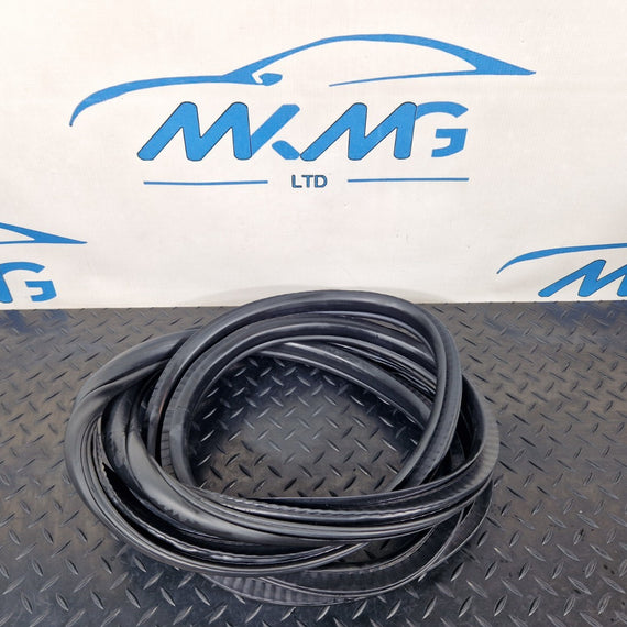 BMW 2 SERIES GRAN TOURER F45 F46 REAR DOOR RUBBER SEAL FITS LEFT & RIGHT 7316818