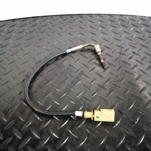 16-19 AUDI A4 B9 GENUINE V6 3.0TDI CSW EXHAUST TEMPERATURE SENSOR 059906088CN