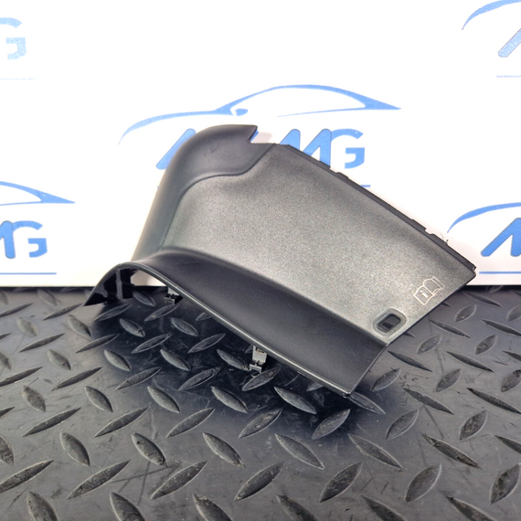 16-19 AUDI A4 B9 GENUINE OEM REAR DRIVER TAIL LIGHT COVER TRIM 8W5945254A