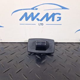 19-ON MERCEDES BENZ CLA C118 SUN VISOR CLIP FIXING BRACKET A1668100012