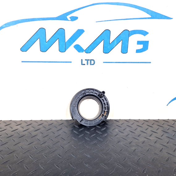 14-21 MERCEDES BENZ C200d W205 REAR COIL SPRING BOTTOM RUBBER MOUNT A2053240184