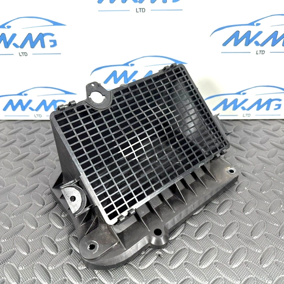 16-19 AUDI A4 B9 S-LINE GENUINE FRONT AIR INTAKE DUCT VENT 8W2819904A