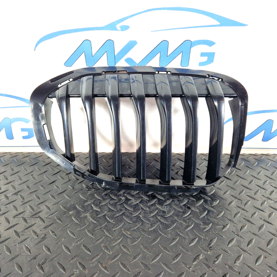 20-24 BMW 1 SERIES F40 FRONT BUMPER RIGHT SIDE KIDNEY GRILL 7450957 (DAMAGED)