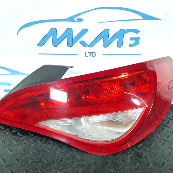 13-19 MERCEDES BENZ CLA C117 GENUINE REAR RIGHT O/S/R TAIL LIGHT A1179061800