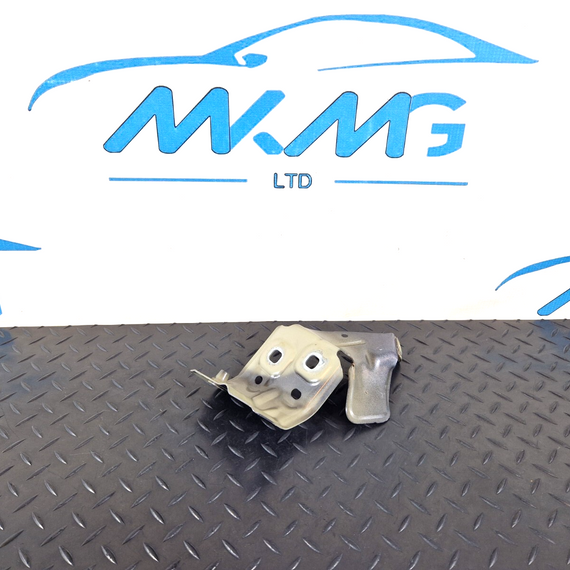 18-ON MERCEDES BENZ A CLASS W177 GENUINE FRONT RIGHT WING BRACKET A1778810200