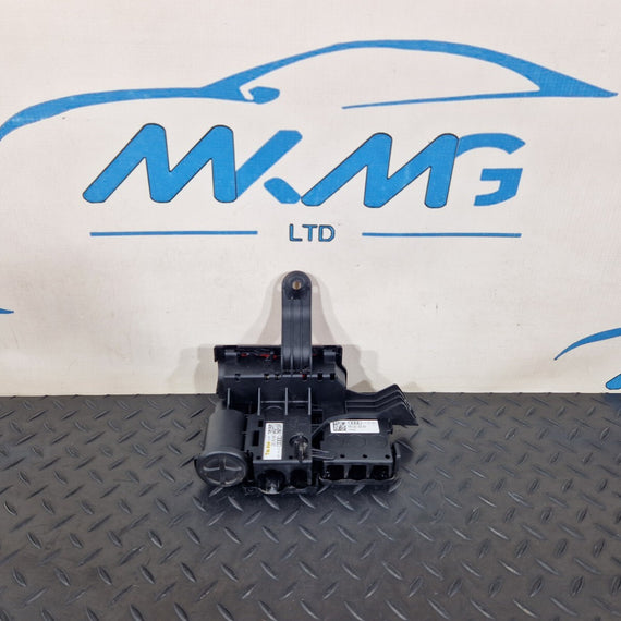 16-19 AUDI A4 B9 GENUINE FUSE BOX POWER DISTRIBUTION CONTROL MODULE 8W0941824AN