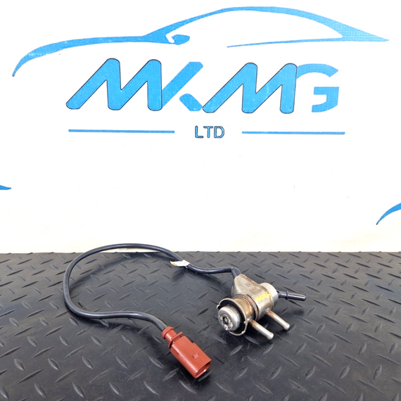 12-18 AUDI A6 C7  3.0TDI  ADBLUE INJECTOR 4H0131113E