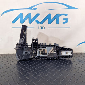 18-ON MERCEDES A CLASS W177 OEM FRONT RIGHT O/S DOOR HANDLE BASE MOUNT BRACKET