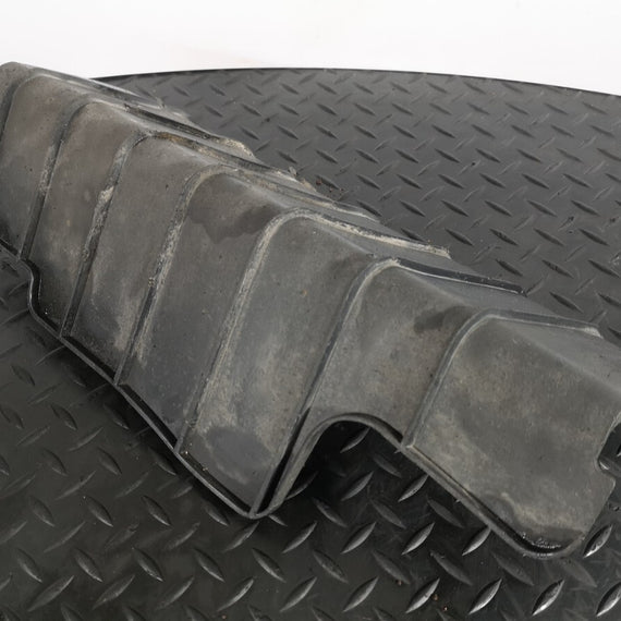 16-19 AUDI A4 B9 S-LINE SALOON 2.0TDI REAR LEFT SIDE CONTROL ARM COVER 8w0505415