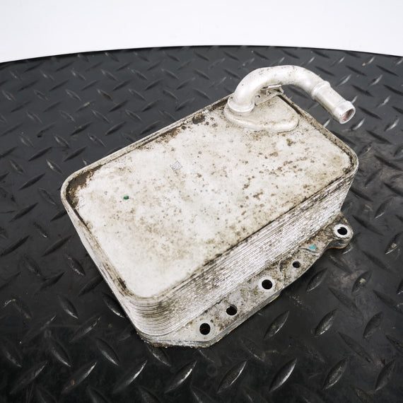 16-19 AUDI A4 B9 S-LINE GENUINE V6 3.0TDI CSW CSWB ENGINE OIL COOLER 059117015N