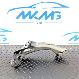 12-18 AUDI A6 C7  LEFT PASSENGER SIDE FRONT WING BRACKET 4G0821135A