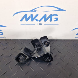 19-ON MERCEDES BENZ CLA C118 REAR RIGHT LOAD COMPARTMENT BRACKET A1776802203