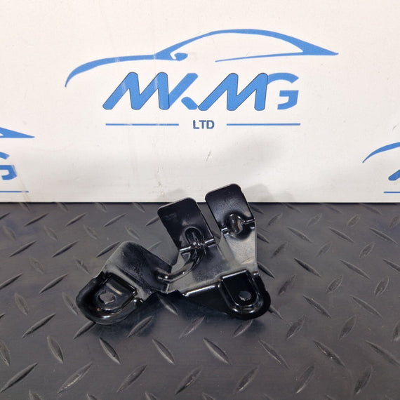 19-ON MERCEDES BENZ CLA C118 REAR RIGHT LOAD COMPARTMENT BRACKET A1776802203