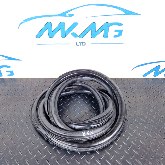 16-19 AUDI A4 AVANT B9 3.0 S-LINE GENUINE LEFT SIDE DOOR RUBBER SEAL 8W9833721