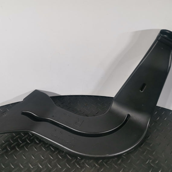 12-18 MERCEDES A-CLASS W176 GENUINE FRONT RIGHT O/S AIR VENT PIPE A2468310246