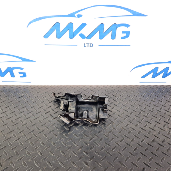 18-ON MERCEDES BENZ A CLASS W177 FRONT LEFT BRAKE HYDRAULIC LINE BRACKET HOLDER