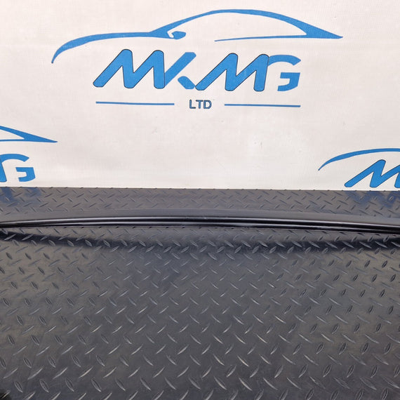 16-19 AUDI A4 B9 FRONT LEFT WINDSCREEN WEATHERSTRIP MOULDING STRIP 8W0854327C