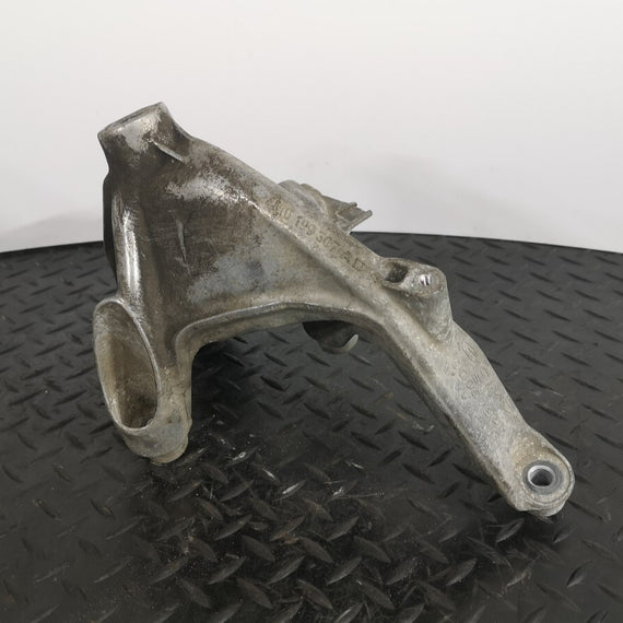 16-19 AUDI A4 B9 GENUINE LEFT N/S ENGINE MOUNT BRACKET 4M0199307AD