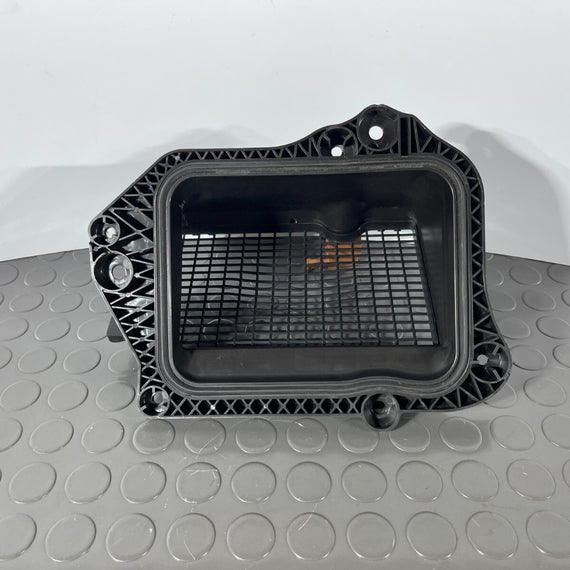 16-19 AUDI A4 B9 ESTATE GENUINE FRONT AIR INTAKE DUCT VENT 8W2819904A