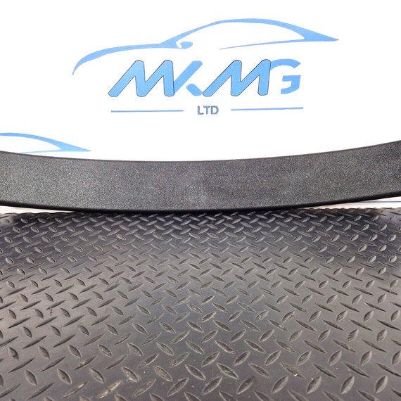 10-18 AUDI A7 4G S-LINE GENUINE CENTRE UPPER TAILGATE TRIM 4G8867606