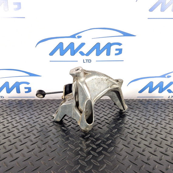 16-19 AUDI A4 B9 GENUINE LEFT N/S ENGINE MOUNT BRACKET 4M0199307AD