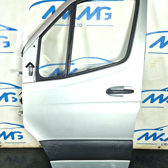 18-ON MERCEDES SPRINTER W907 W910 2.2 CDI FRONT LEFT PASSENGER SIDE DOOR SILVER