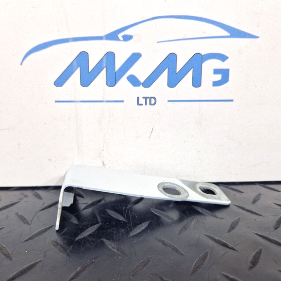 16-19 AUDI A4 B9 S-LINE GENUINE FRONT LEFT PASSENGER SIDE WING BRACKET 8W0821433