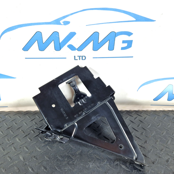 11-19 MERCEDES BENZ ML W166  ENGINE ECU MOUNT SUPPORT HOLD BRACKET A1665452840