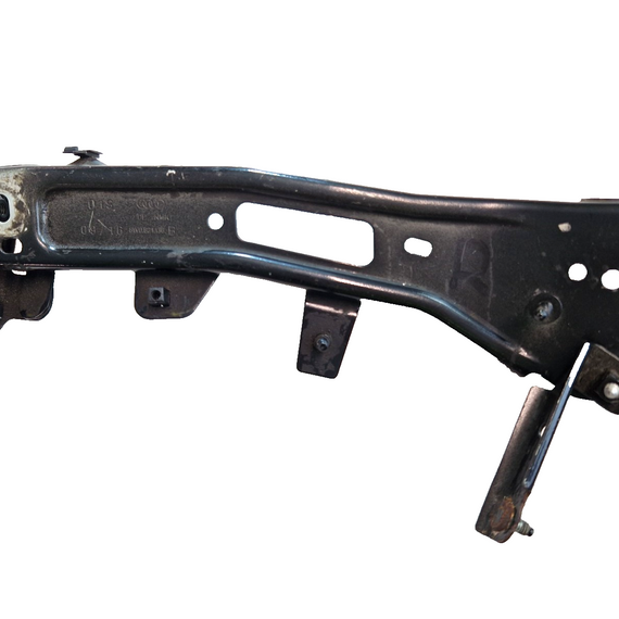 16-19 AUDI A4 B9 GENUINE FRONT RIGHT SIDE FENDER BRACKET 8W0821136B