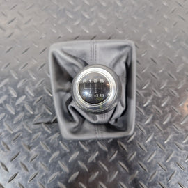 16-19 AUDI A4 B9 6 SPEED MANUAL LEATHER GEAR KNOB AND GAITER TRIM 8W0863278A