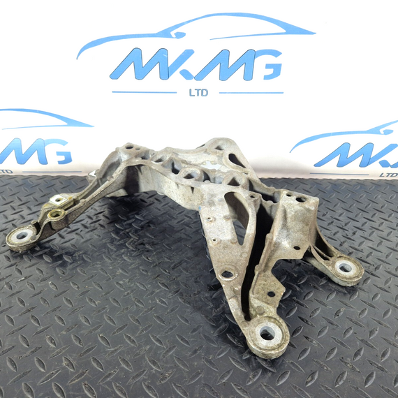 16-19 AUDI A4 B9 GENUINE OEM MANUAL GEARBOX TRANSMISSION BRACKET 8W0399262AD