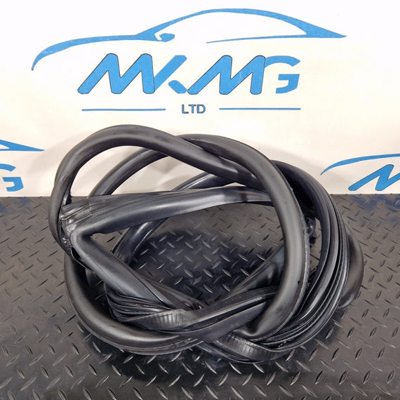 16-23 AUDI S5 COUPE GENUINE FRONT LEFT PASSENGER SIDE DOOR RUBBER SEAL 8W6831707
