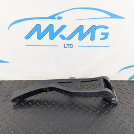 13-19 MERCEDES BENZ CLA C117 FRONT RIGHT O/S BUMPER BRACKET MOUNT A1178850021