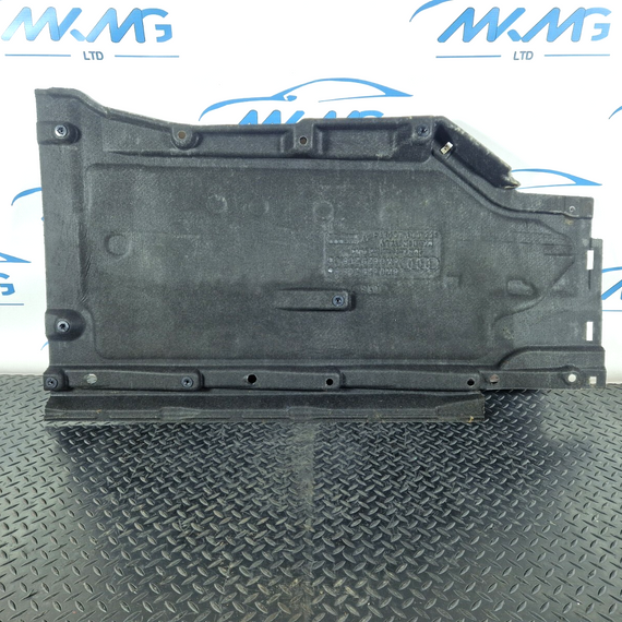 16-19 AUDI A4 B9 GENUINE RIGHT SIDE UNDER BODY UNDERTRAY SPLASH GUARD 8W0825208B