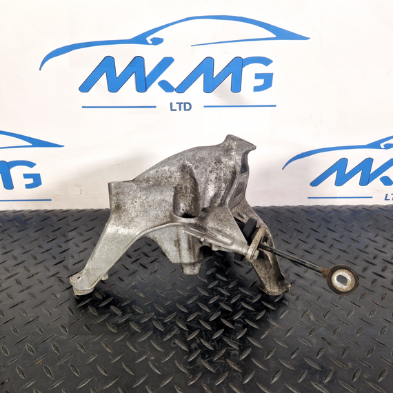 16-19 AUDI A4 B9 GENUINE LEFT N/S ENGINE MOUNT BRACKET & BEARING 4M0199307AD